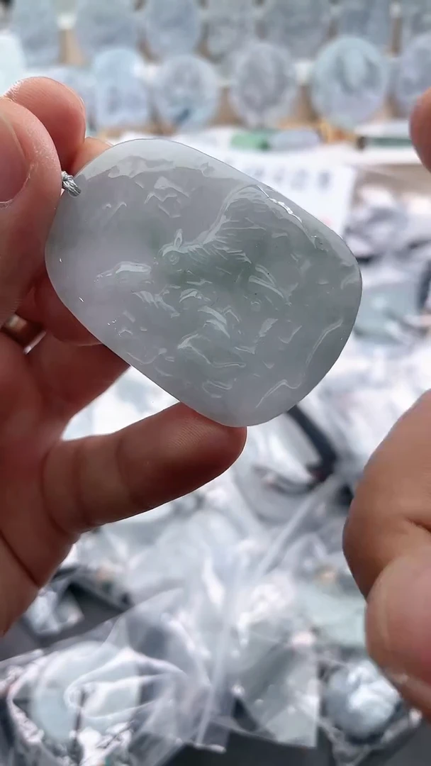 翡翠未镶嵌颈饰..../6/7/ 25