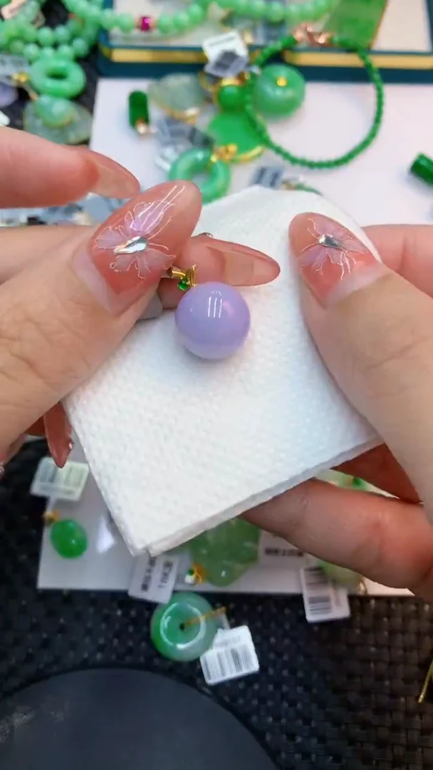 颈饰18K金镶嵌翡翠1