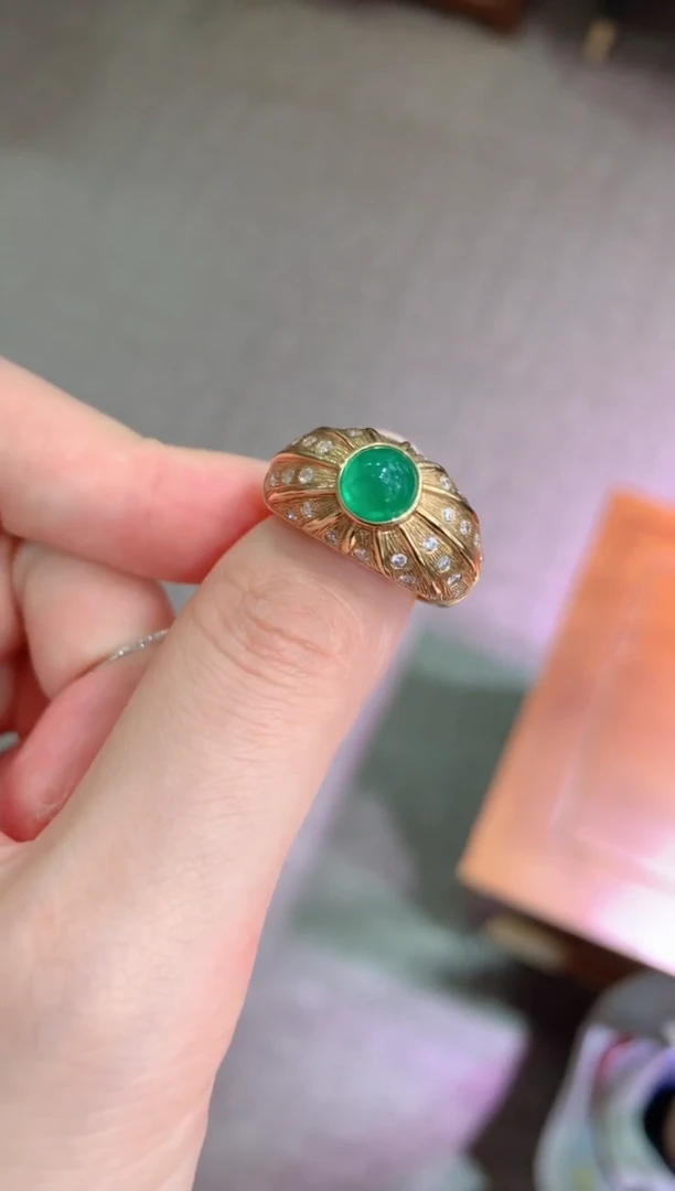 【闪购商品】祖母绿戒指18K金镶嵌1.45CT
