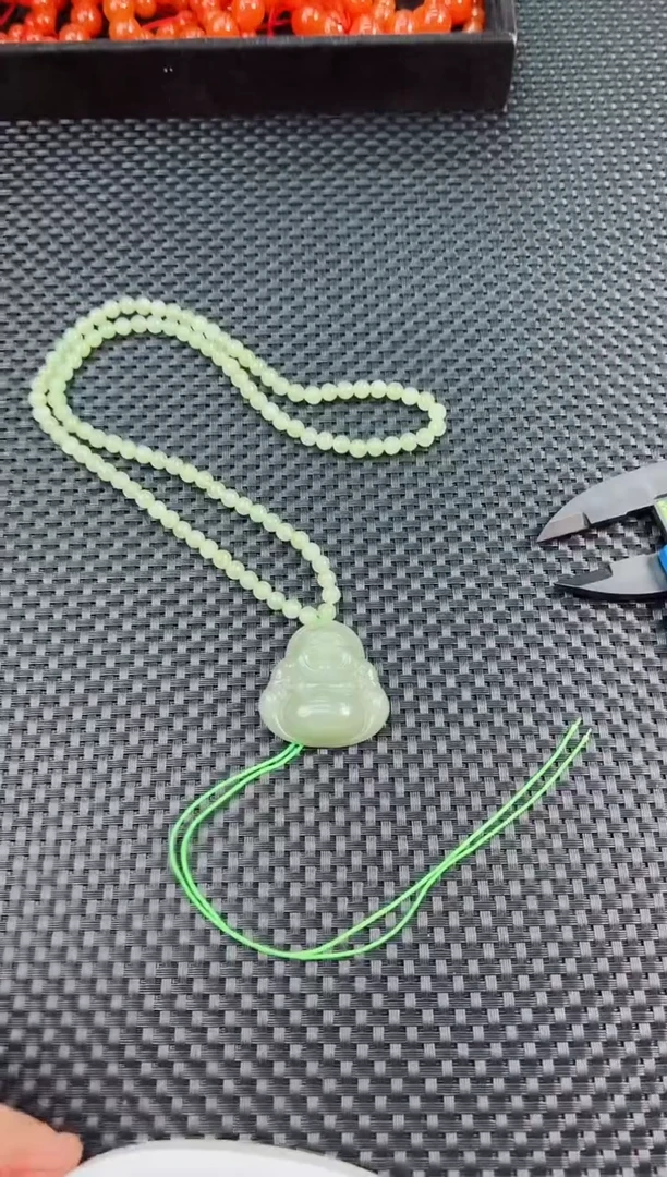 吊坠(赠链)未镶嵌和田玉套装佛公卡40