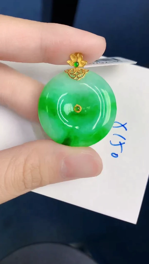 颈饰18K金镶嵌翡翠天然翡翠缅甸A货