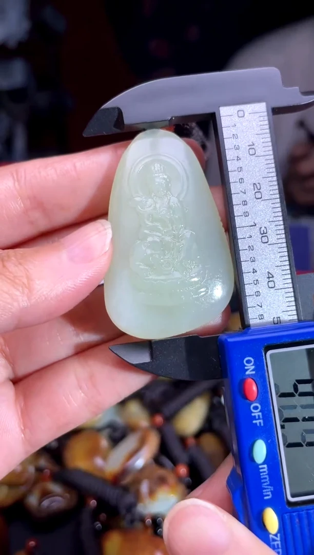 和田玉未镶嵌颈饰1