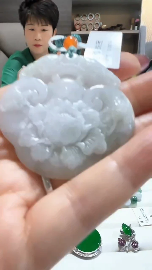 翡翠未镶嵌颈饰饰品