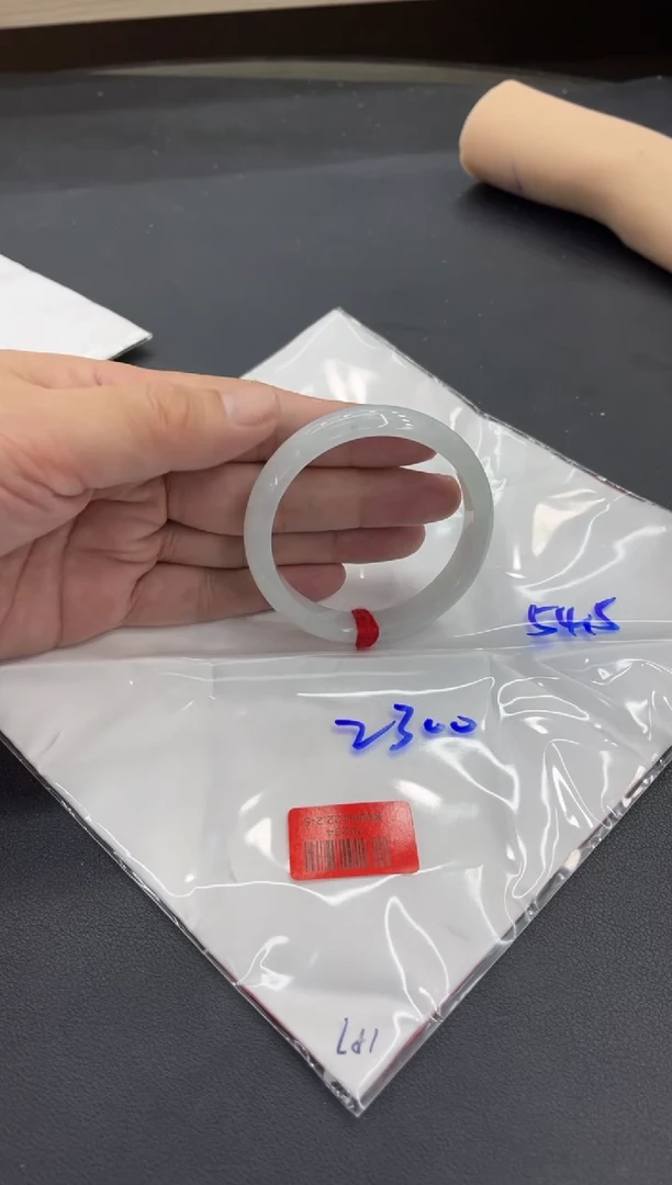 未镶嵌手镯翡翠翡翠手镯