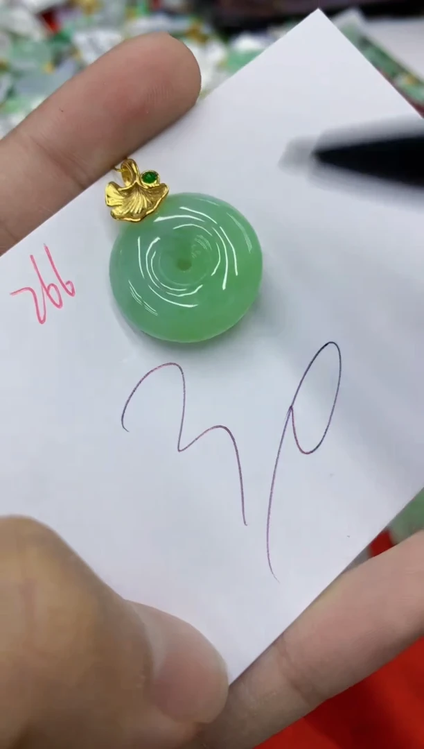 翡翠未镶嵌颈饰1111111111