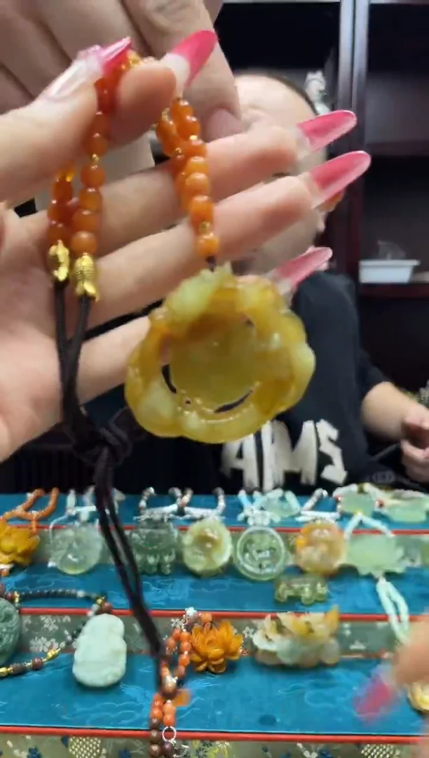 未镶嵌岫玉吊坠·