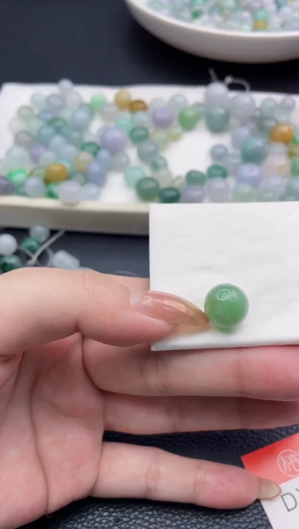 未镶嵌定制翡翠豆*兜珠子