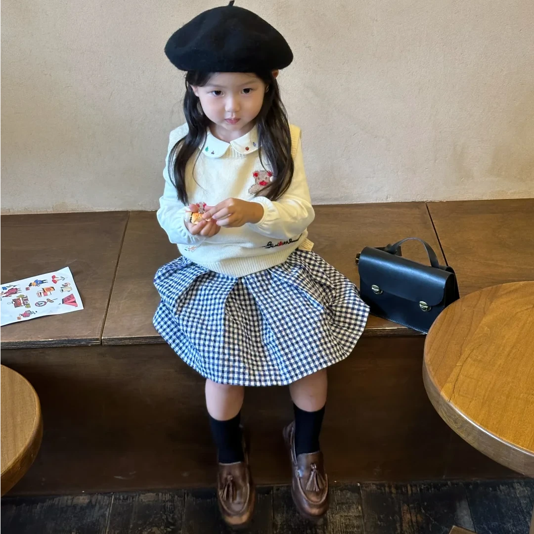 壹妈时髦可爱套装女童秋季韩版白色翻领衬衫洋气小熊背心格子半裙
