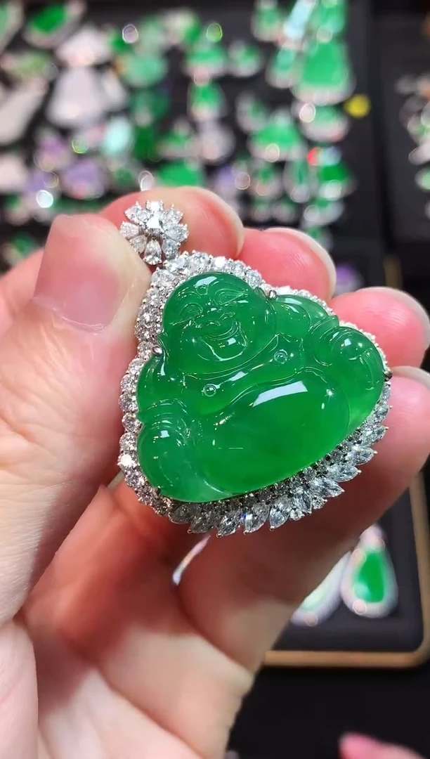 吊坠(赠链)18K金镶嵌翡翠高冰满绿大佛公吊坠