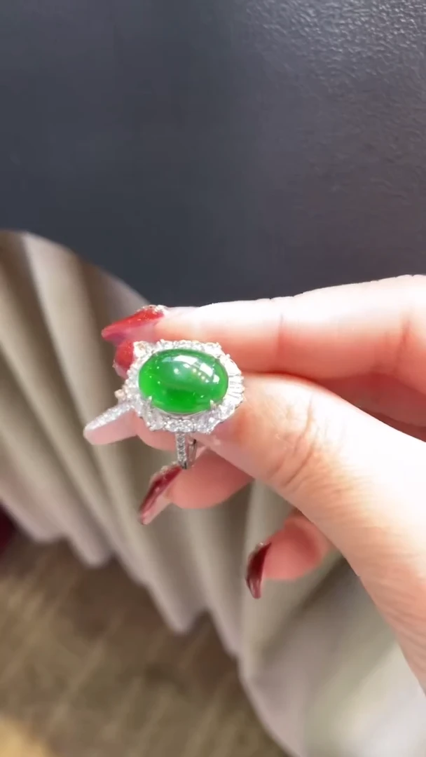 【闪购商品】翡翠颈饰未镶嵌      *184