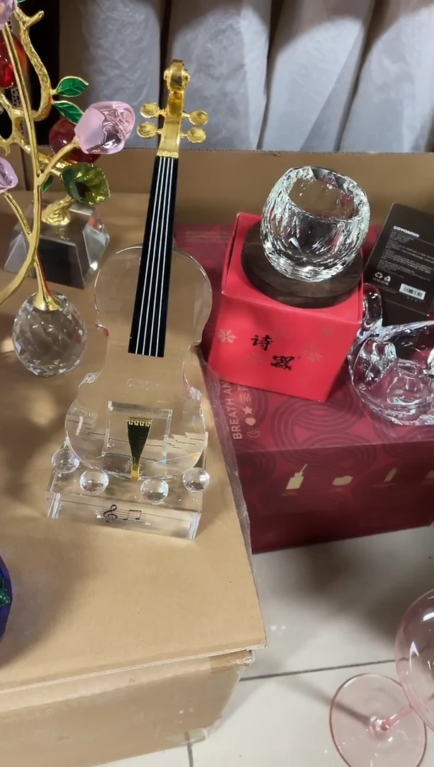 有机玻璃小提琴1