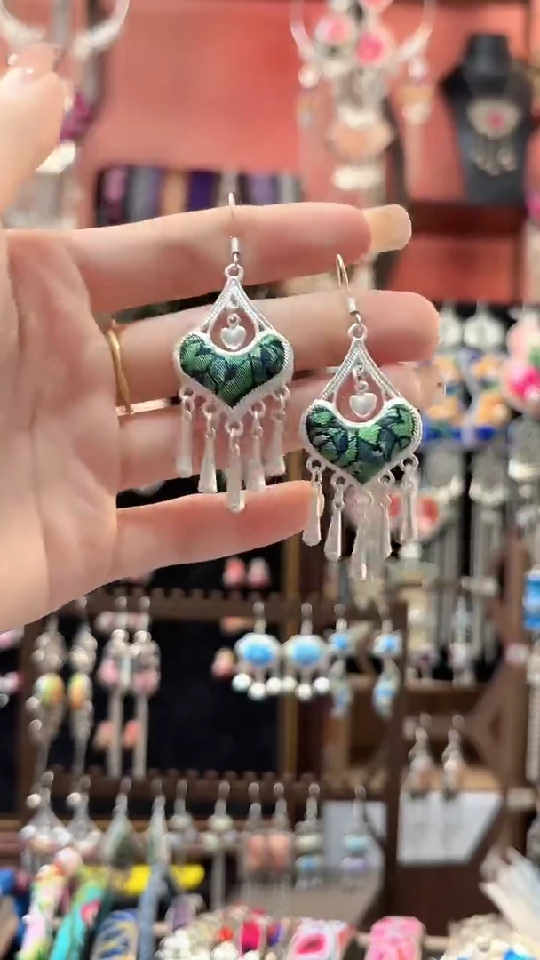 织绣 云织谣民族风精美饰品190