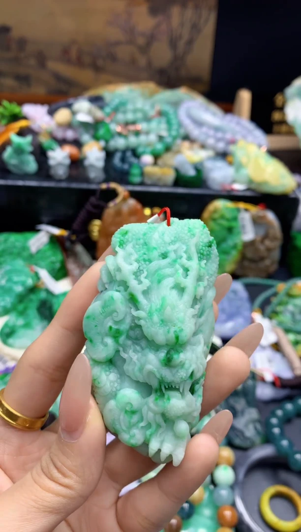 颈饰未镶嵌翡翠超***蛋天然A货翡翠