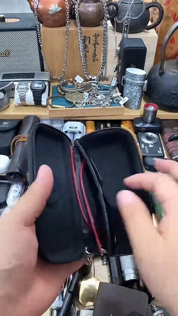 瓷片闪购商品  如图所示