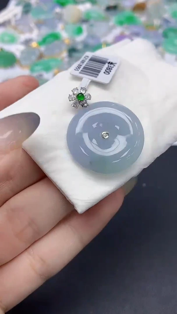 翡翠18K金镶嵌颈饰天然缅甸a货翡翠