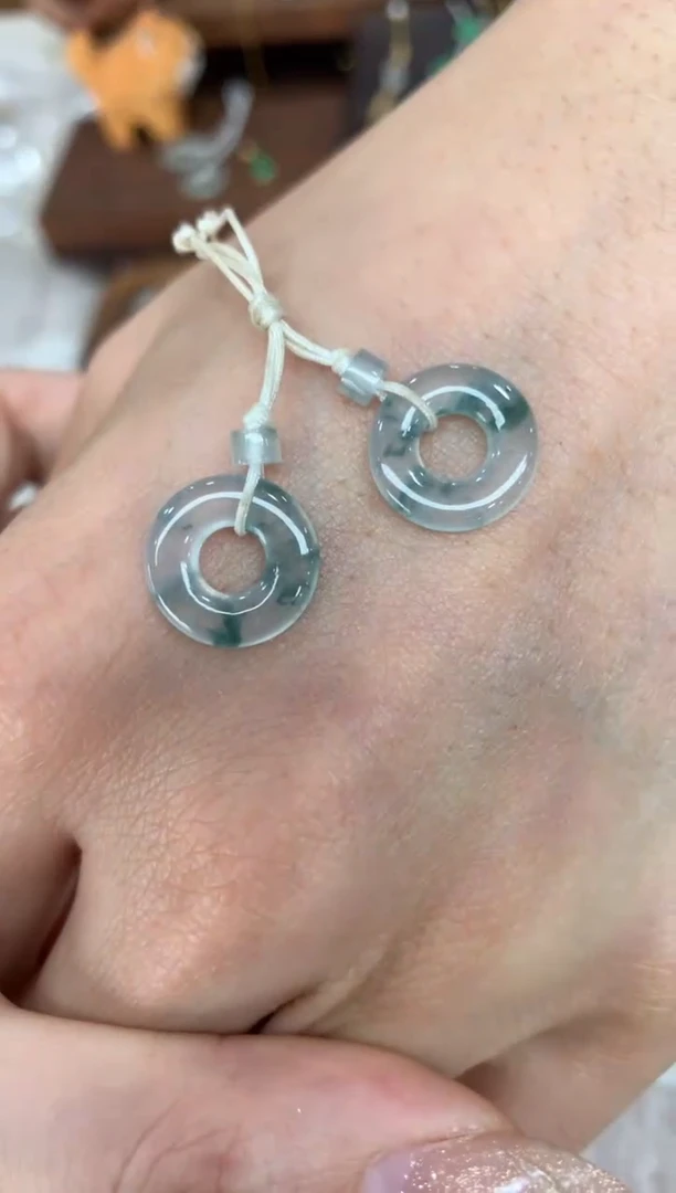 【闪购商品】翡翠吊坠(不含链)未镶嵌甜甜圈