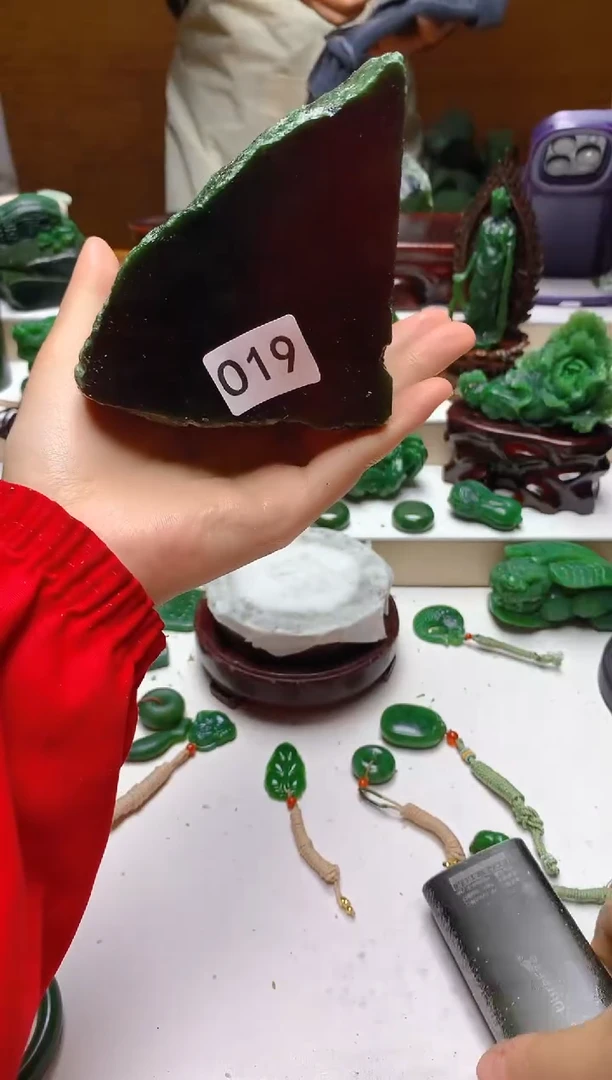 未镶嵌和田玉（碧玉）摆件1