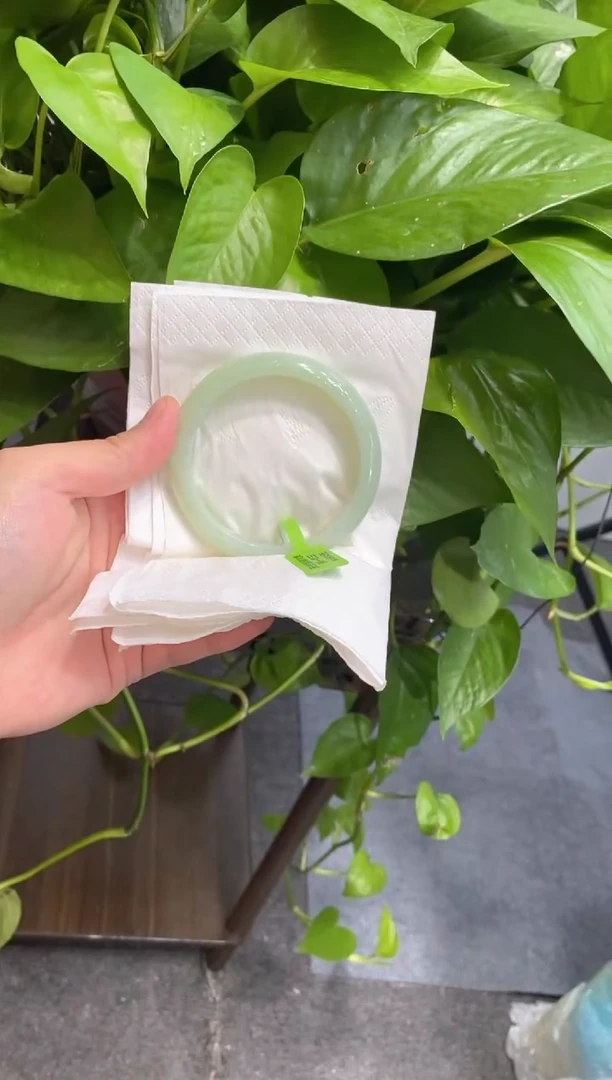 未镶嵌手镯翡翠芒**g000039145