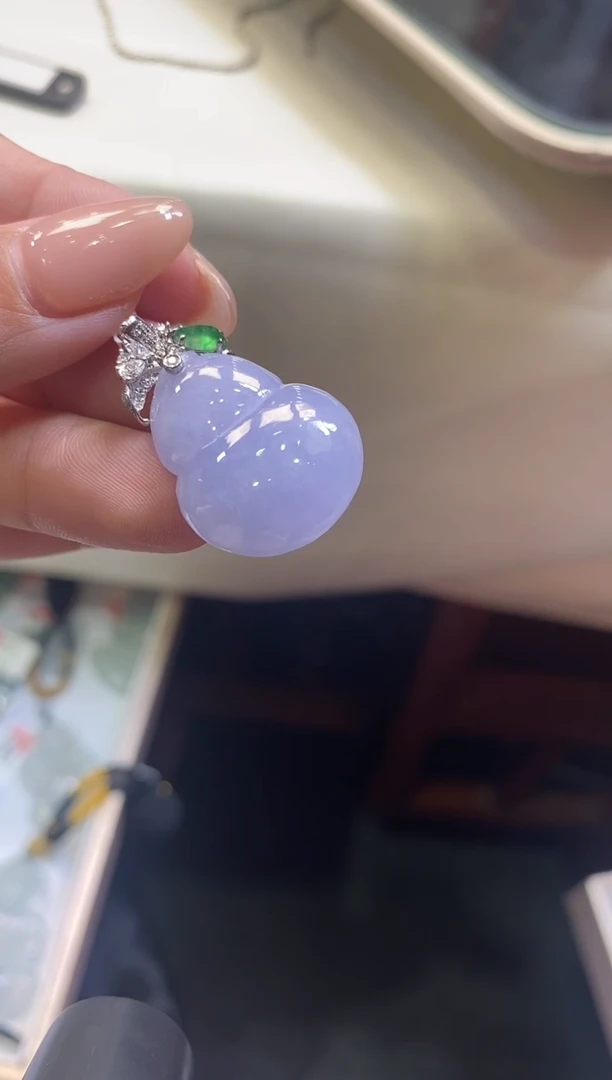 翡翠18K金镶嵌吊坠(不含链)葫芦