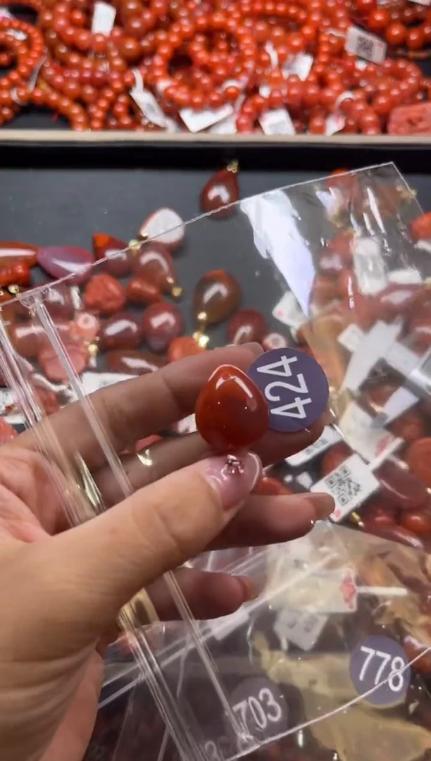 南红玛瑙未镶嵌珠宝奇石424