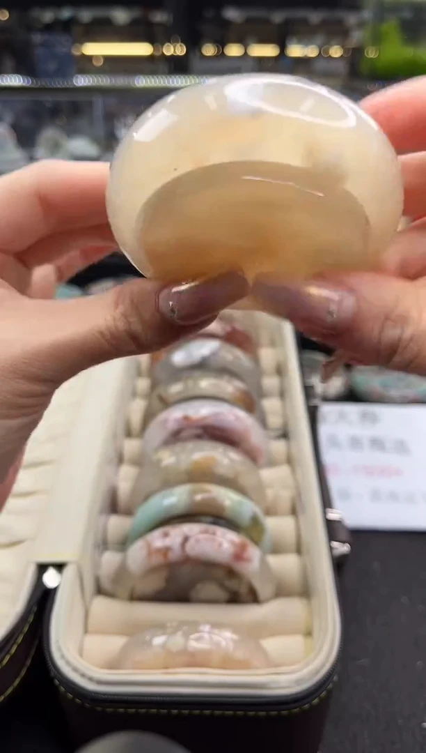 未镶嵌手镯石英质玉尘*丷圈口（赠品镯心）