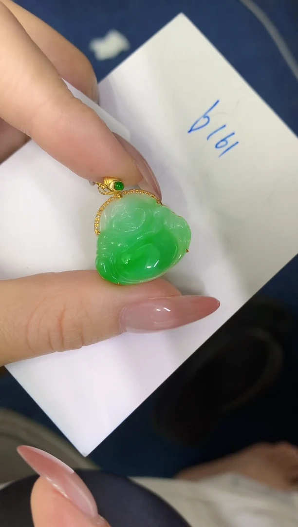 翡翠18K金镶嵌颈饰缅甸天然翡翠A货