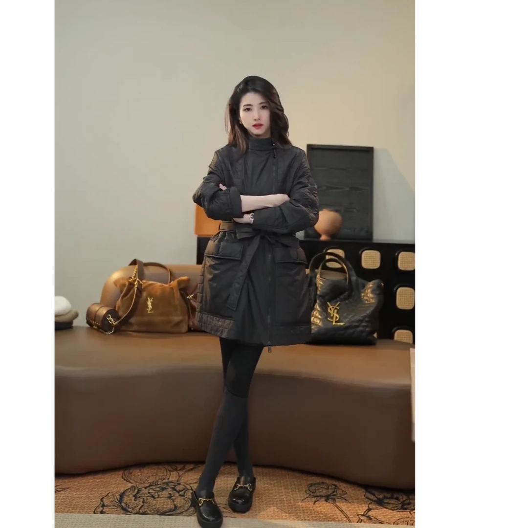 小乖逃黑色棉服立领拼接双口袋格子外套棉服菱格腰带时尚N95200