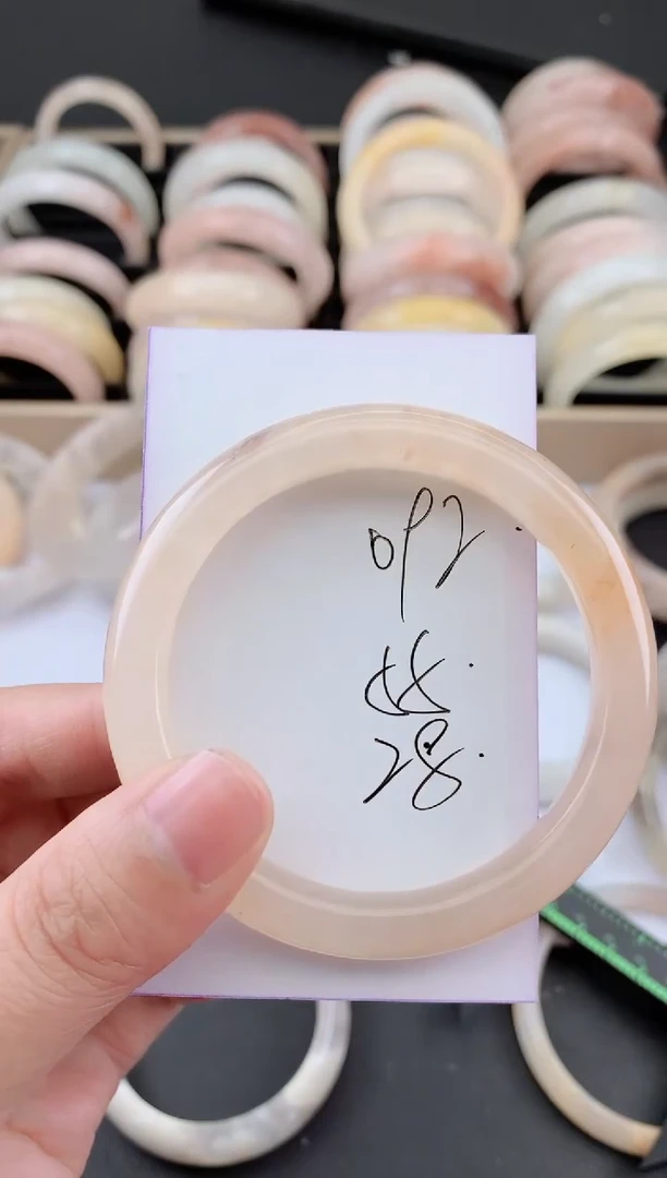 未镶嵌手镯石英质玉（金丝玉）092