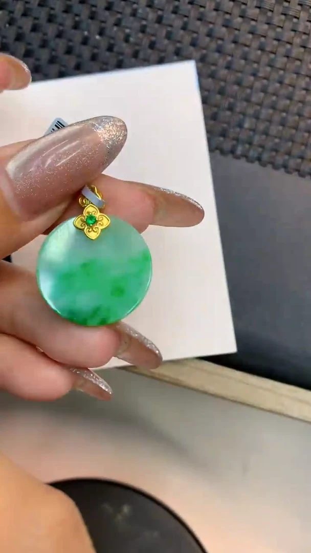颈饰未镶嵌翡翠1