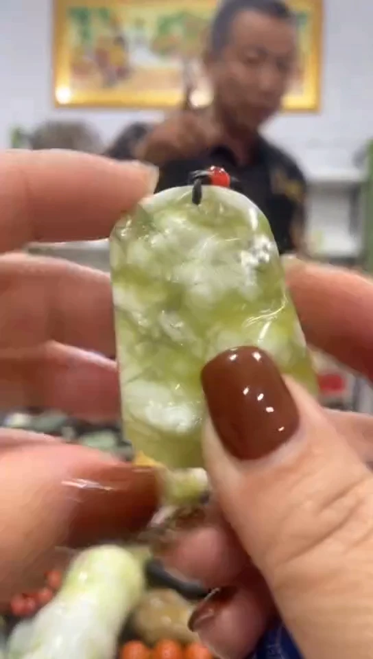 未镶嵌岫玉挂件