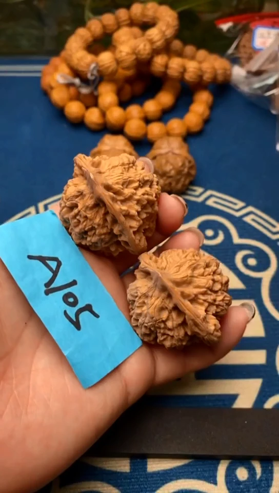 【闪购商品】4.6官帽精品文玩核桃把件