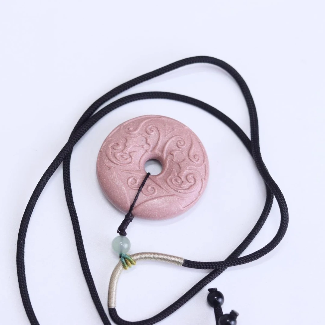 只买单纯的吊坠，没带链子，属的性质。陶瓷吊坠 平安扣吊坠～粉色