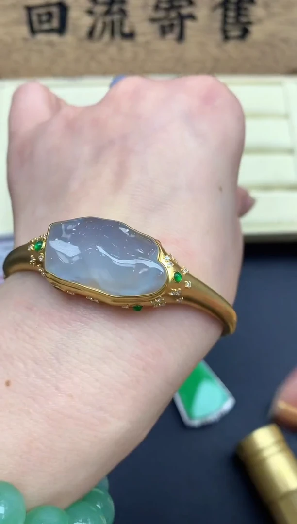 【闪购商品】翡翠手镯18K金镶嵌732--中国好珍宝