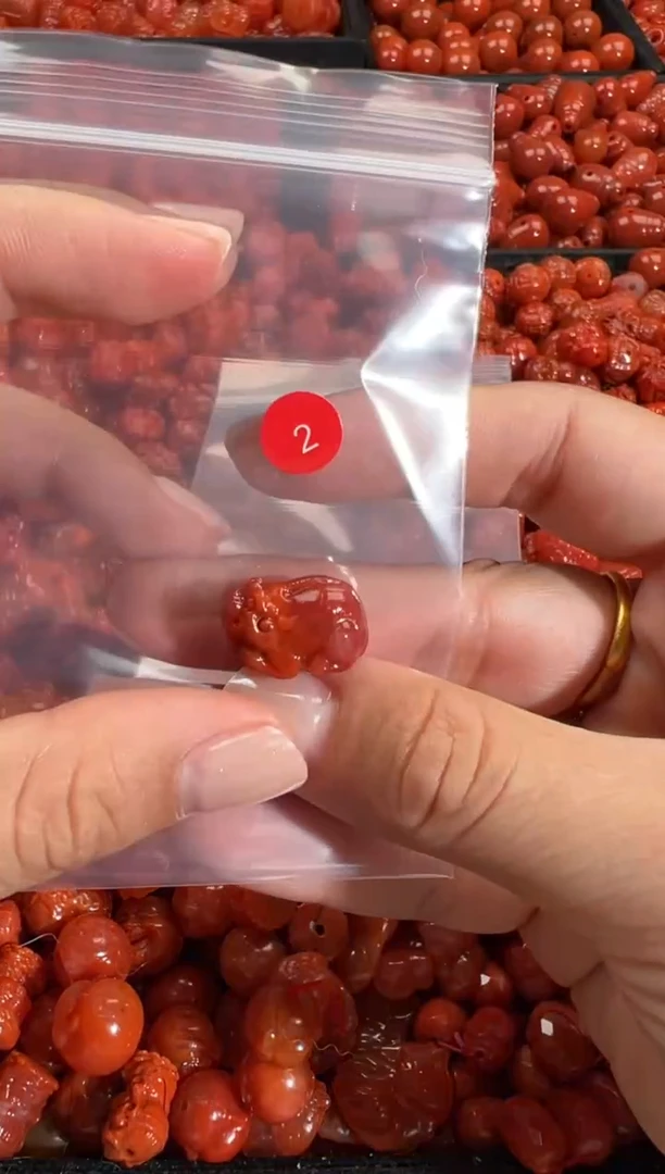 颈饰未镶嵌南红玛瑙1