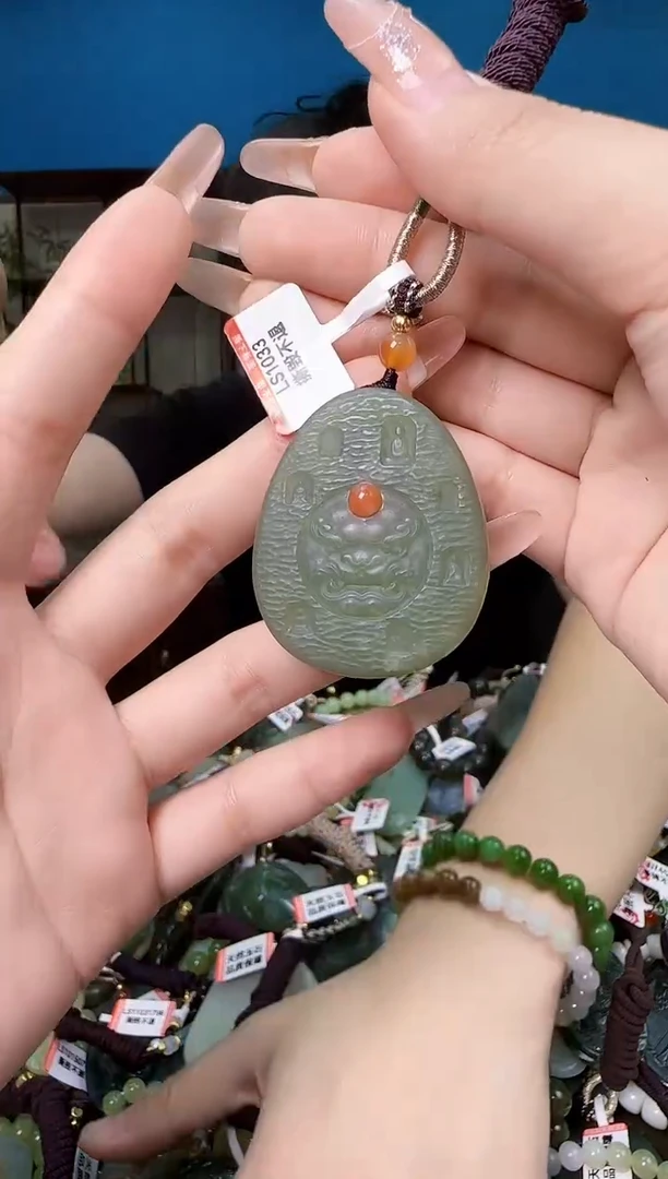 颈饰未镶嵌和田玉多样性发一