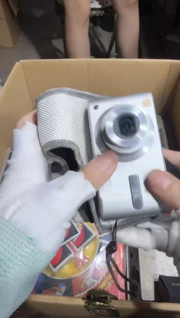 瓷片e**k  743中古商品，瑕疵品，不保好坏。