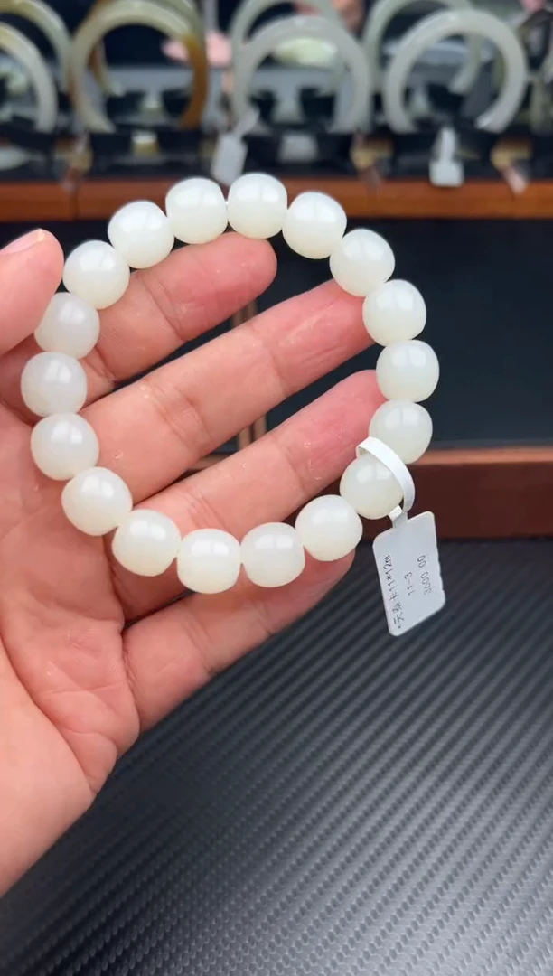 未镶嵌手串和田玉天泰微色差卡12m