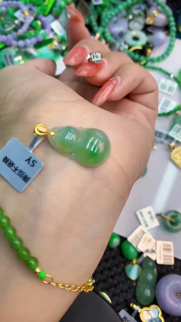 颈饰未镶嵌翡翠1