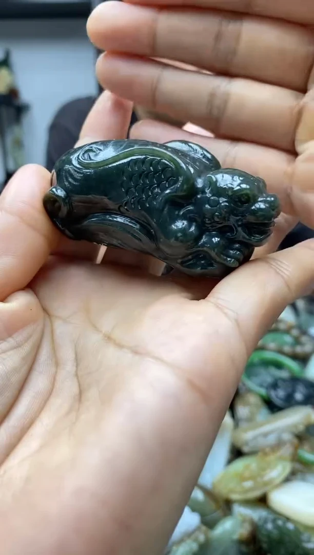 未镶嵌和田玉把件1