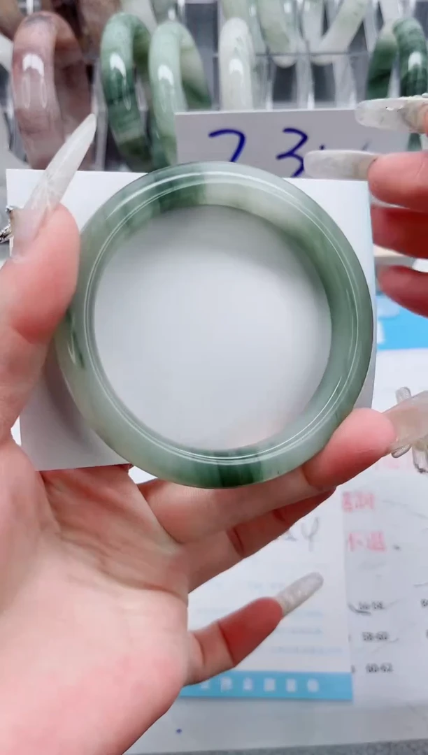 【闪购商品】石英质玉手镯未镶嵌A290-58.4