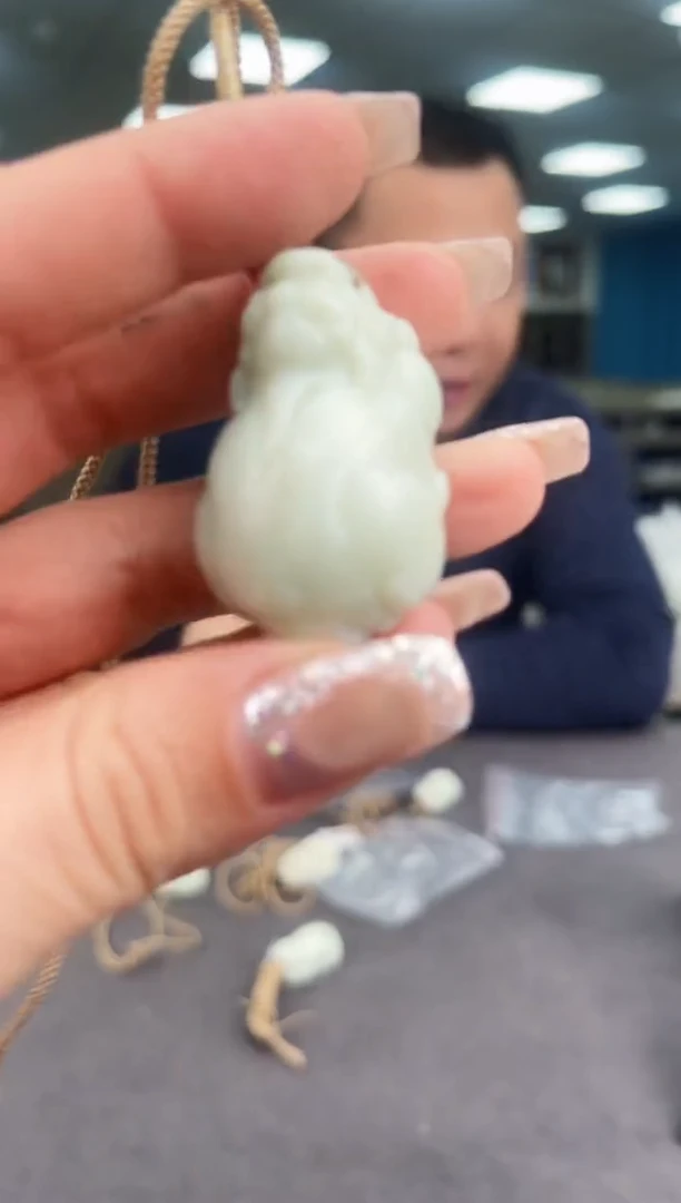 颈饰未镶嵌和田玉M***车1