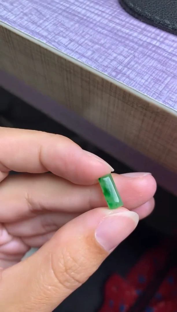 未镶嵌定制翡翠毛货