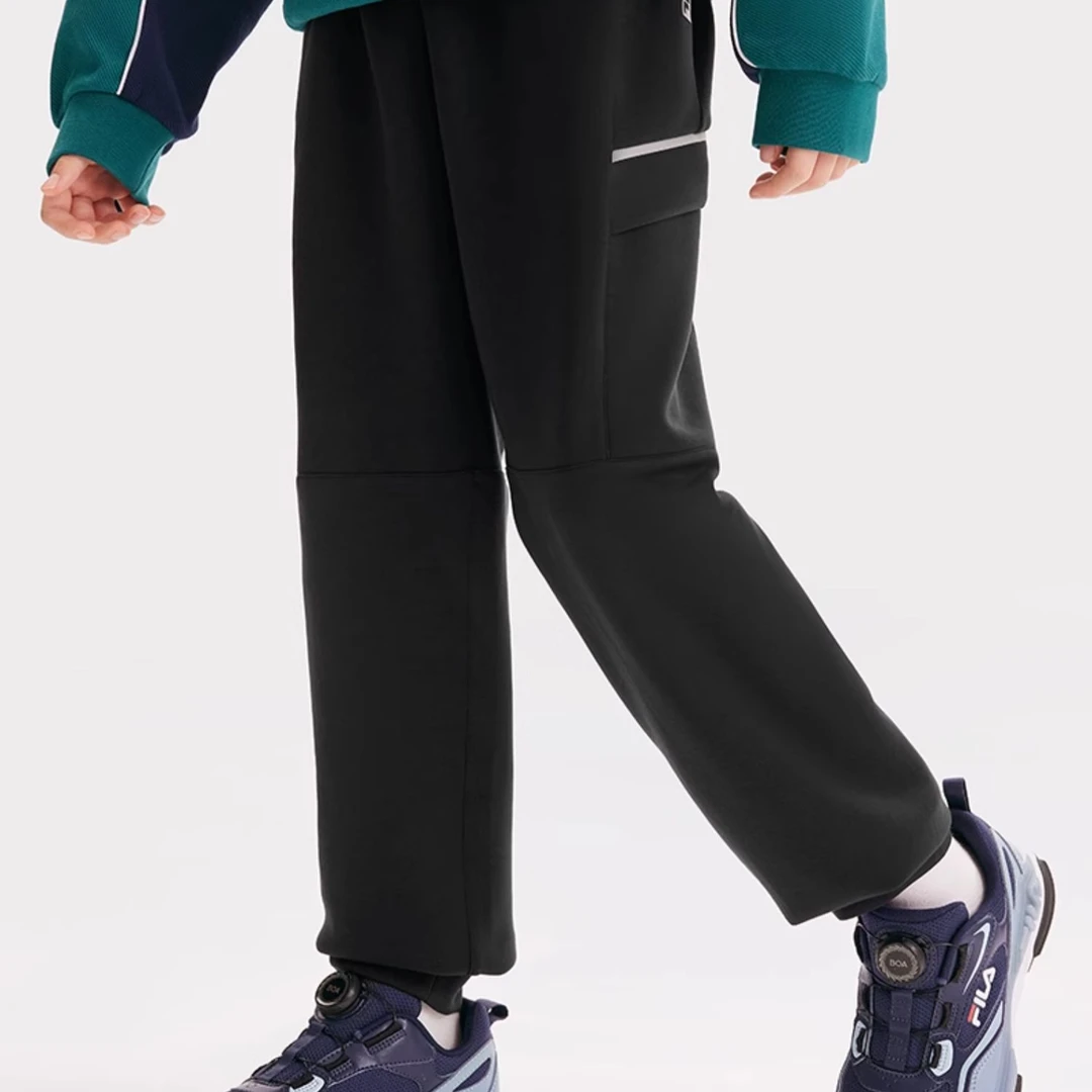 FILA/斐乐童装男大童长裤25春季新款宽松运动针织裤子K12B513611F