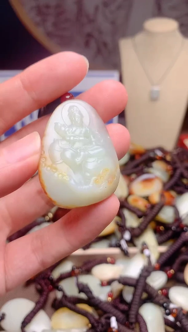 和田玉未镶嵌颈饰1
