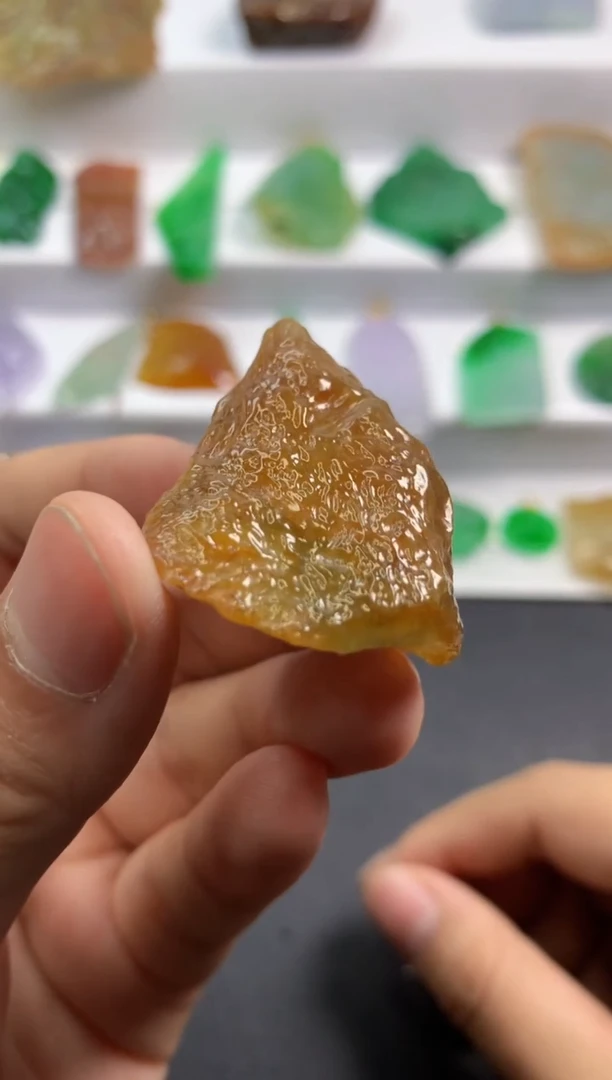 颈饰未镶嵌翡翠