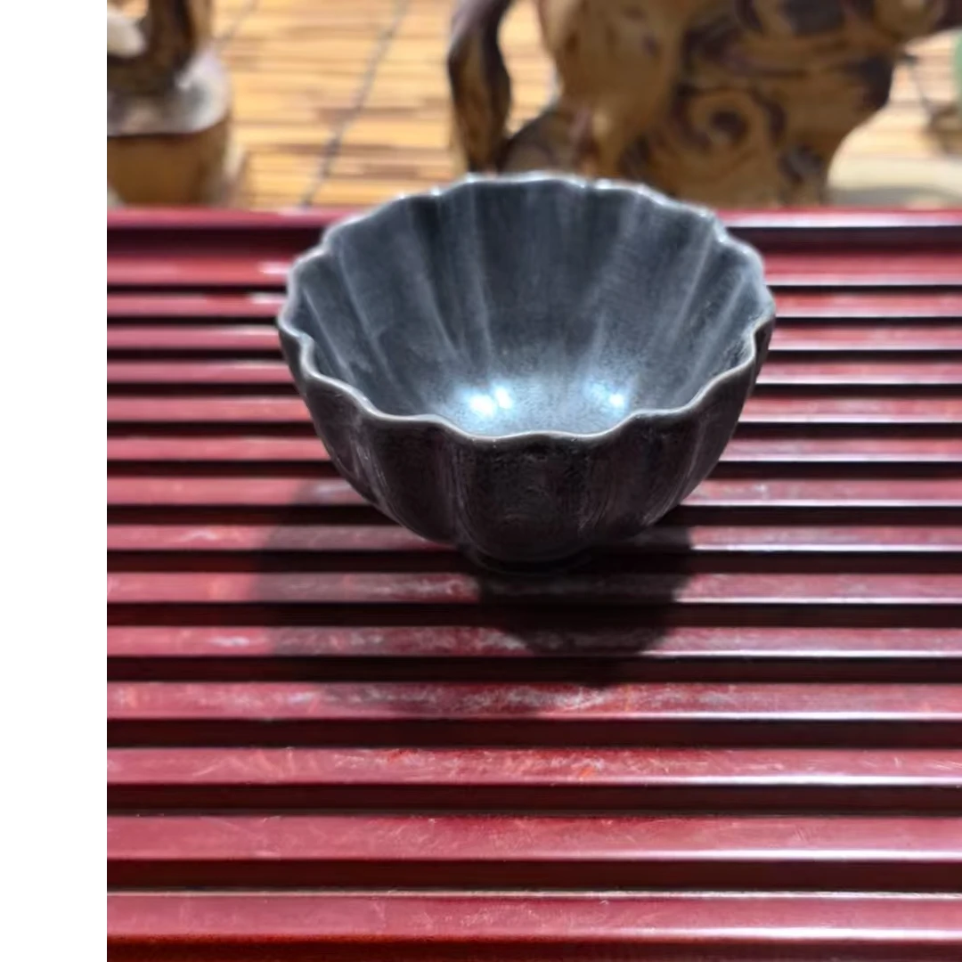 114  陶瓷黑色花口主人杯