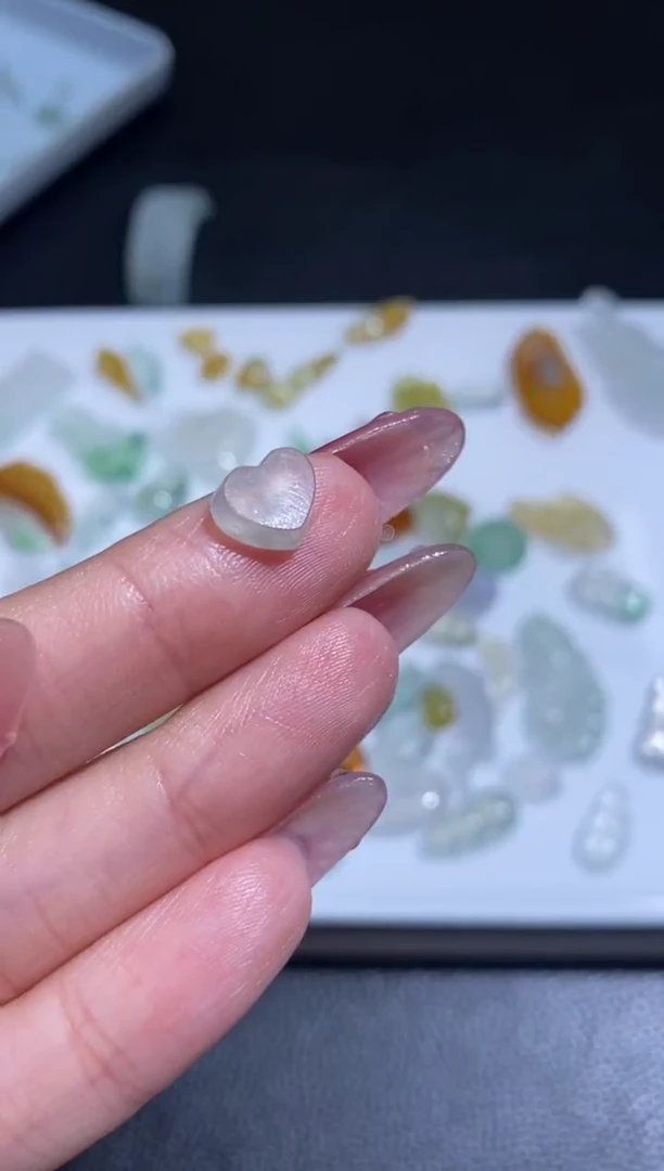 未镶嵌定制翡翠翡翠毛货~