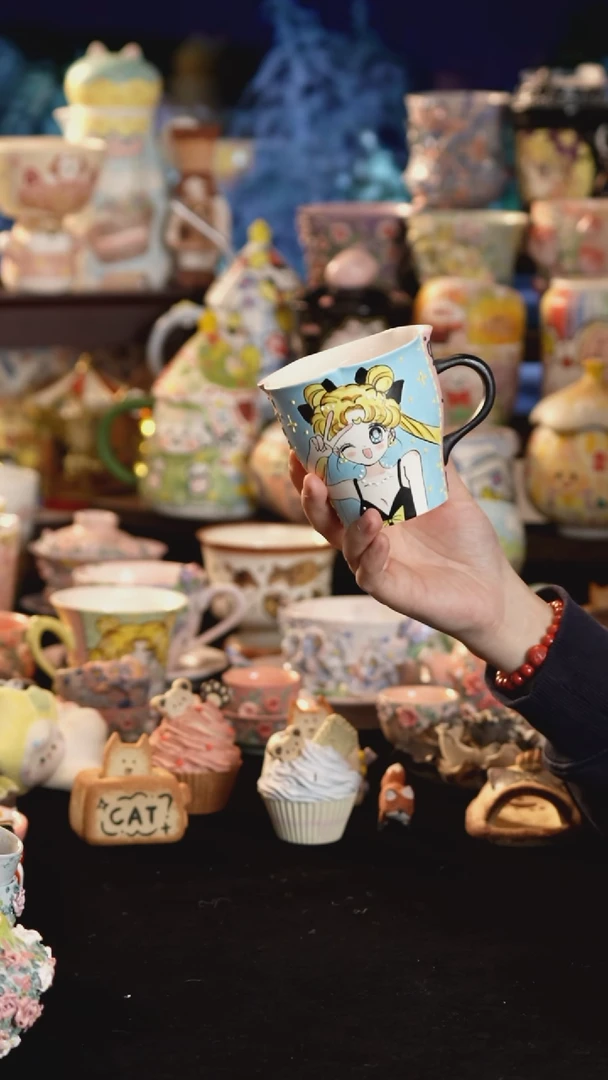 摆件陶景德镇釉下彩手绘设计师款陶瓷