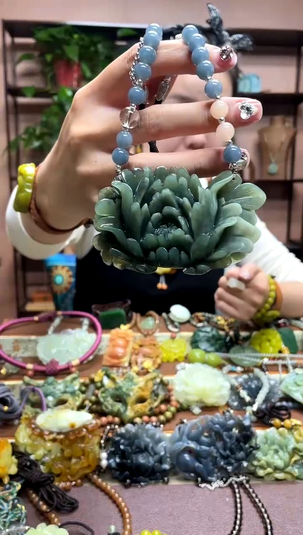 未镶嵌岫玉吊坠·