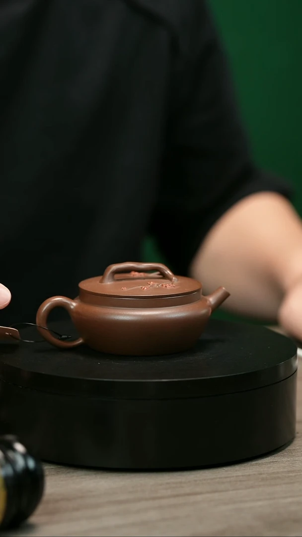 茶壶紫砂下***裤H2354赵信军底槽青堆绘梅碗